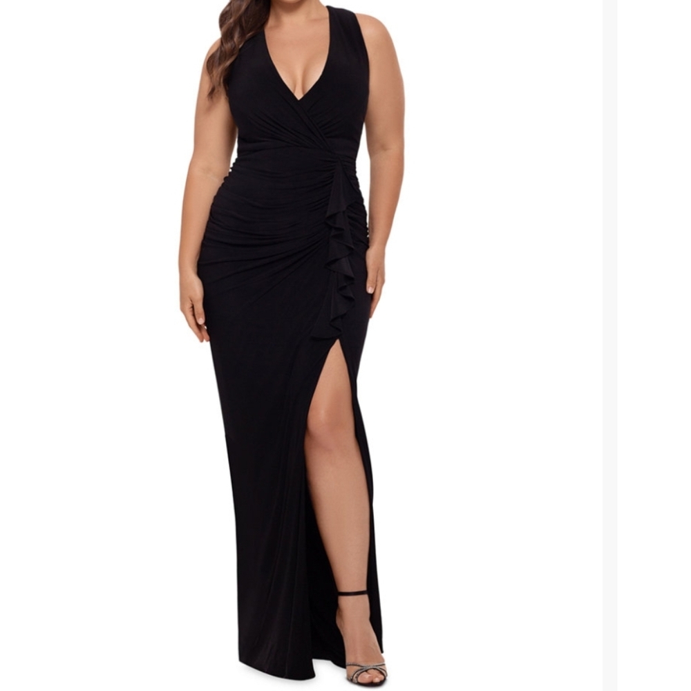 Betsy & Adam Black Ruched Maxi Dress